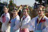 Народные музыка и танцы - один из обязательных атрибутов праздника